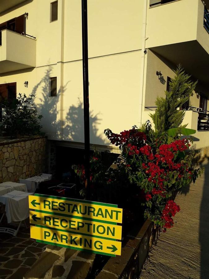 Hotel Natali Dhërmi Extérieur photo