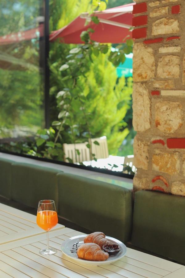 Hotel Natali Dhërmi Extérieur photo